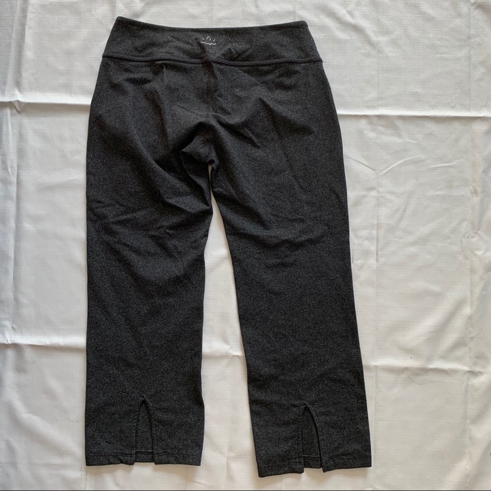 Beyond yoga crop leggings